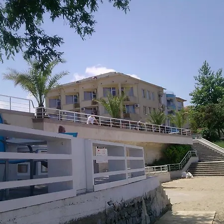 Savovi בית הארחה 2*